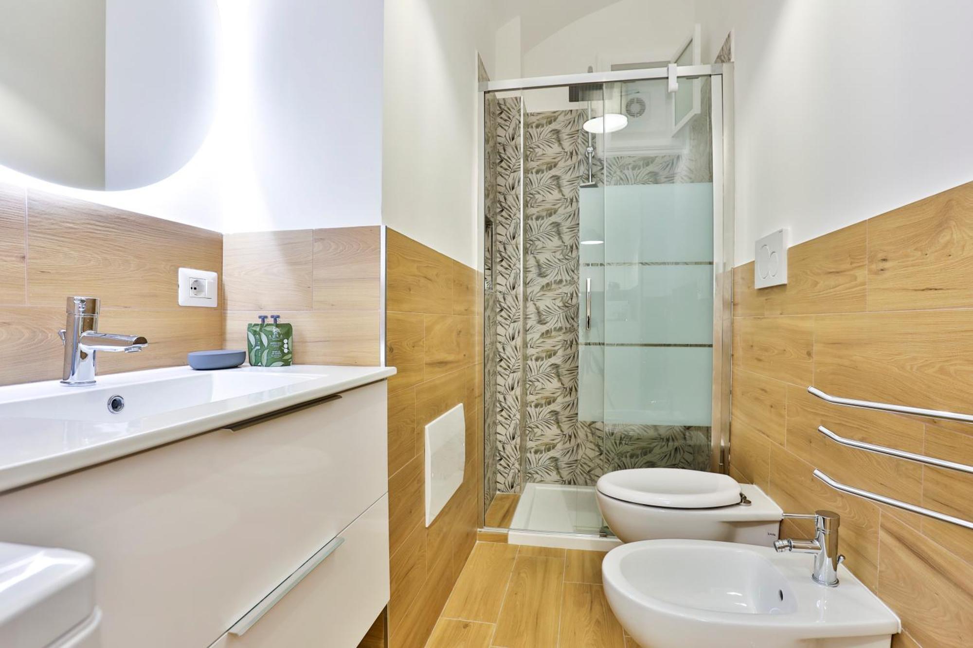 Appartamento Urban Living In Chiaia - Close To Grenoble Napoli